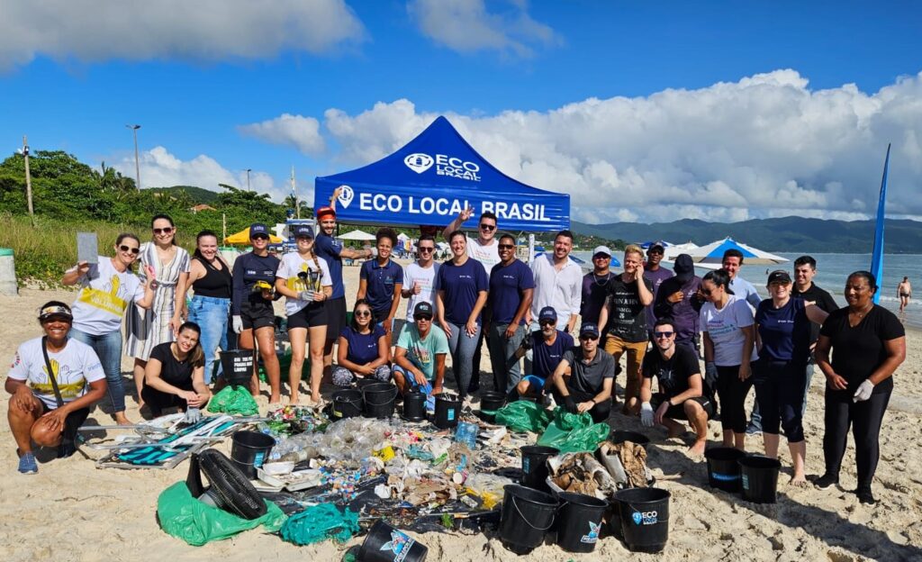 Praia de Jurerê recebe ação de limpeza e educação ambiental nesta sexta-feira