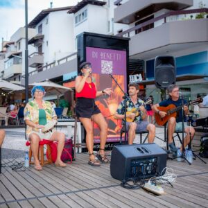 Jurerê OPEN comemora o Dia dos Pais com música, oficina infantil e pilates ao ar livre