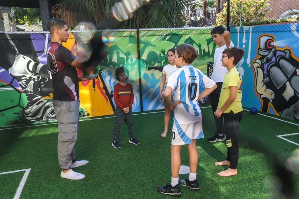 Restaurante Lindacap celebra o Dia das Crianças com diversão, cultura e solidariedade