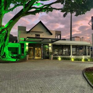 Lindacap inova e passa a oferecer carregamento para carros elétricos em Coqueiros